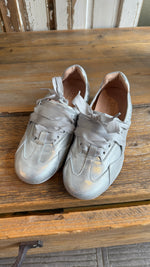 Afbeelding in Gallery-weergave laden, Half ballerina/ half sneaker/ ESTHÉE
