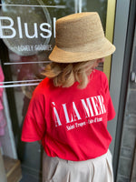 Afbeelding in Gallery-weergave laden, T- shirt A LA MER/ Saint Tropez
