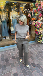 Afbeelding in Gallery-weergave laden, Trui/ taupe/MIMI

