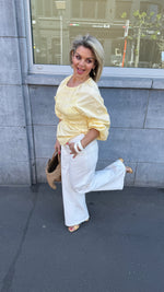 Afbeelding in Gallery-weergave laden, Blouse/ botergeel/ smok
