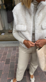 Afbeelding in Gallery-weergave laden, Gilet/ fake fur/MEI-LI
