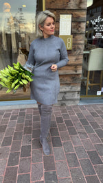 Afbeelding in Gallery-weergave laden, Knit dress/ silver/midi/NEVER FULLY DRESSED
