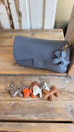 Afbeelding in Gallery-weergave laden, Bagcharm/ sleutelhanger/ klein/GASTON

