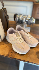 Sneaker/ beige