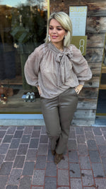 Afbeelding in Gallery-weergave laden, Hemd/ strik/ JUNE
