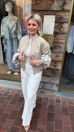 Afbeelding in Gallery-weergave laden, Bomber beige/kant/ANAĪS
