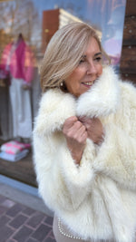 Afbeelding in Gallery-weergave laden, Jas/ fluffy/ geel/KATE
