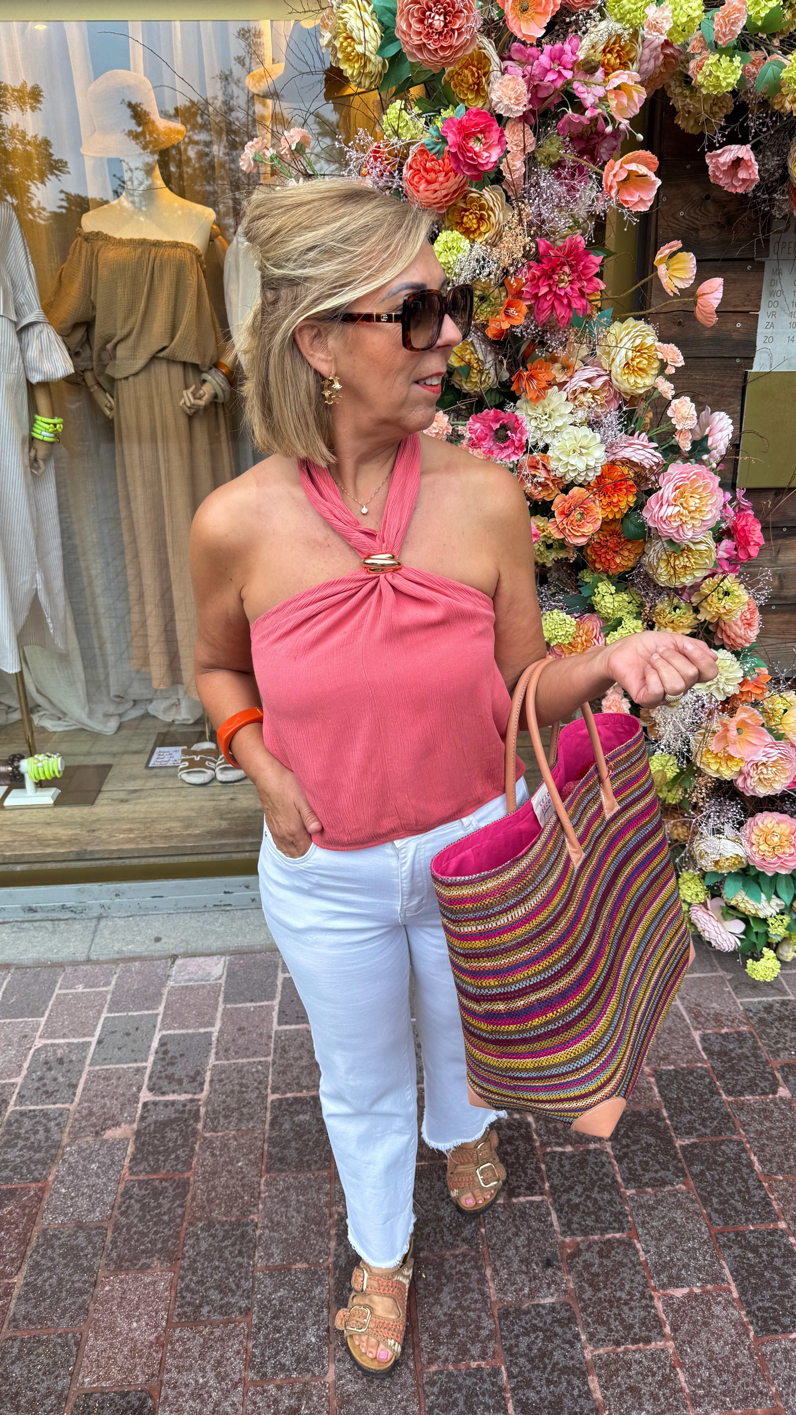 Top/ LEANDRA