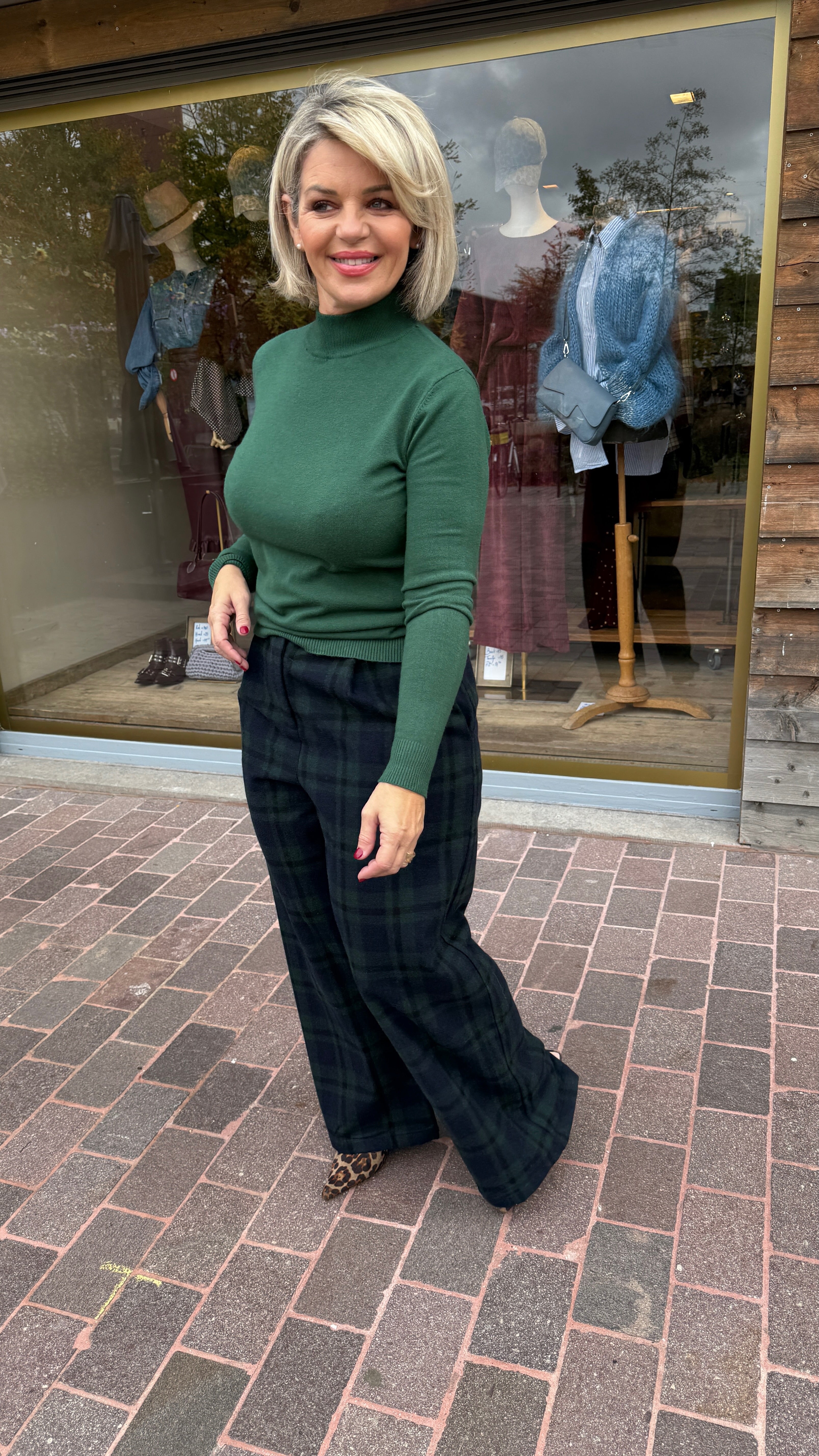 Truitje/ halfopstaande kraag/JULIE