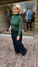 Afbeelding in Gallery-weergave laden, Truitje/ halfopstaande kraag/JULIE
