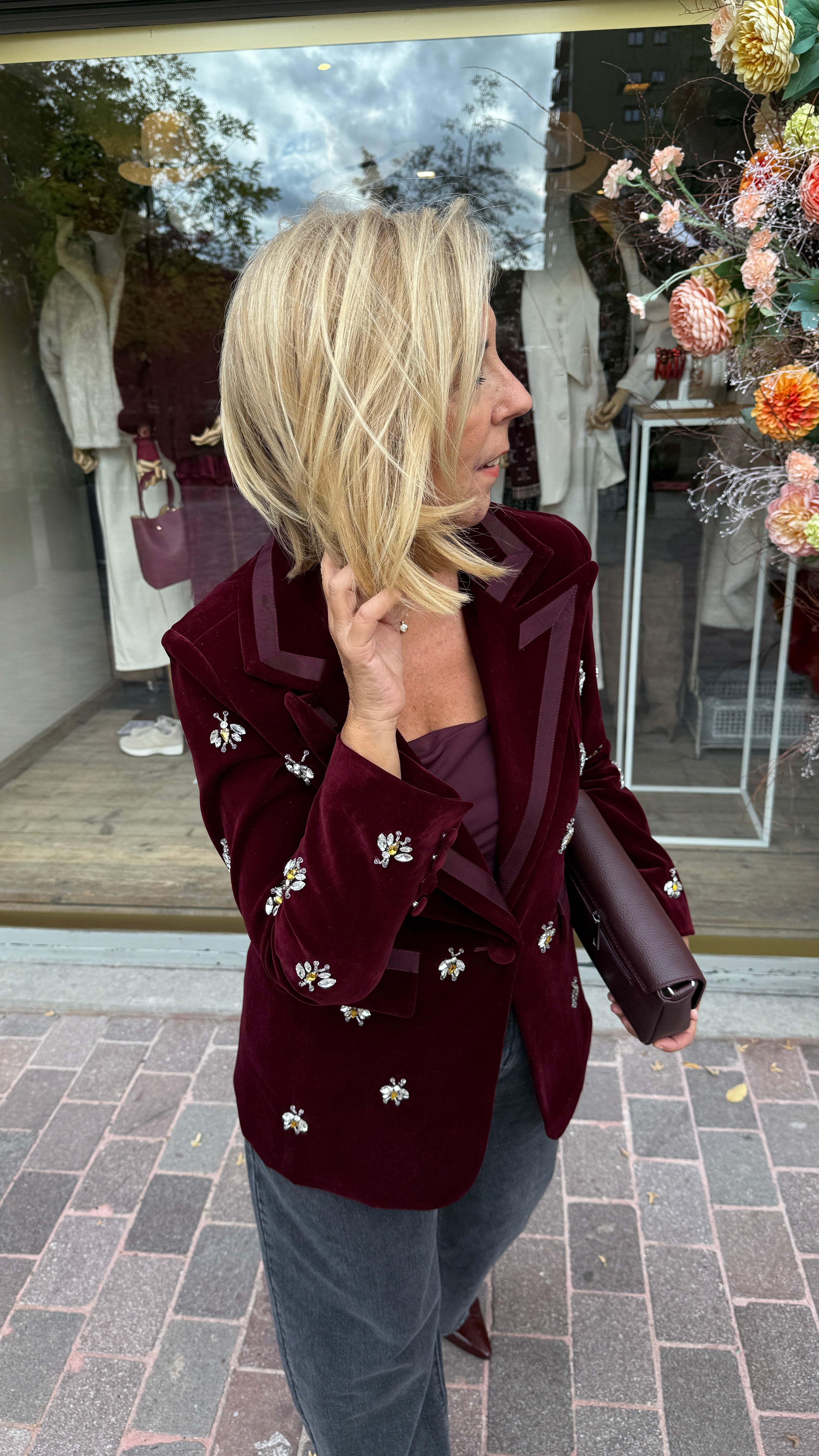 Velvet blazer met steentjes/ LEANNE