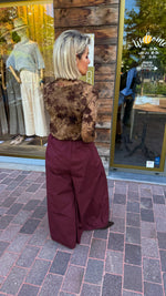 Afbeelding in Gallery-weergave laden, Broek/ brede pijp/ bordeaux /MILOU
