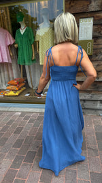 Afbeelding in Gallery-weergave laden, Jurk met kralen/ jeansblauw /NOOR
