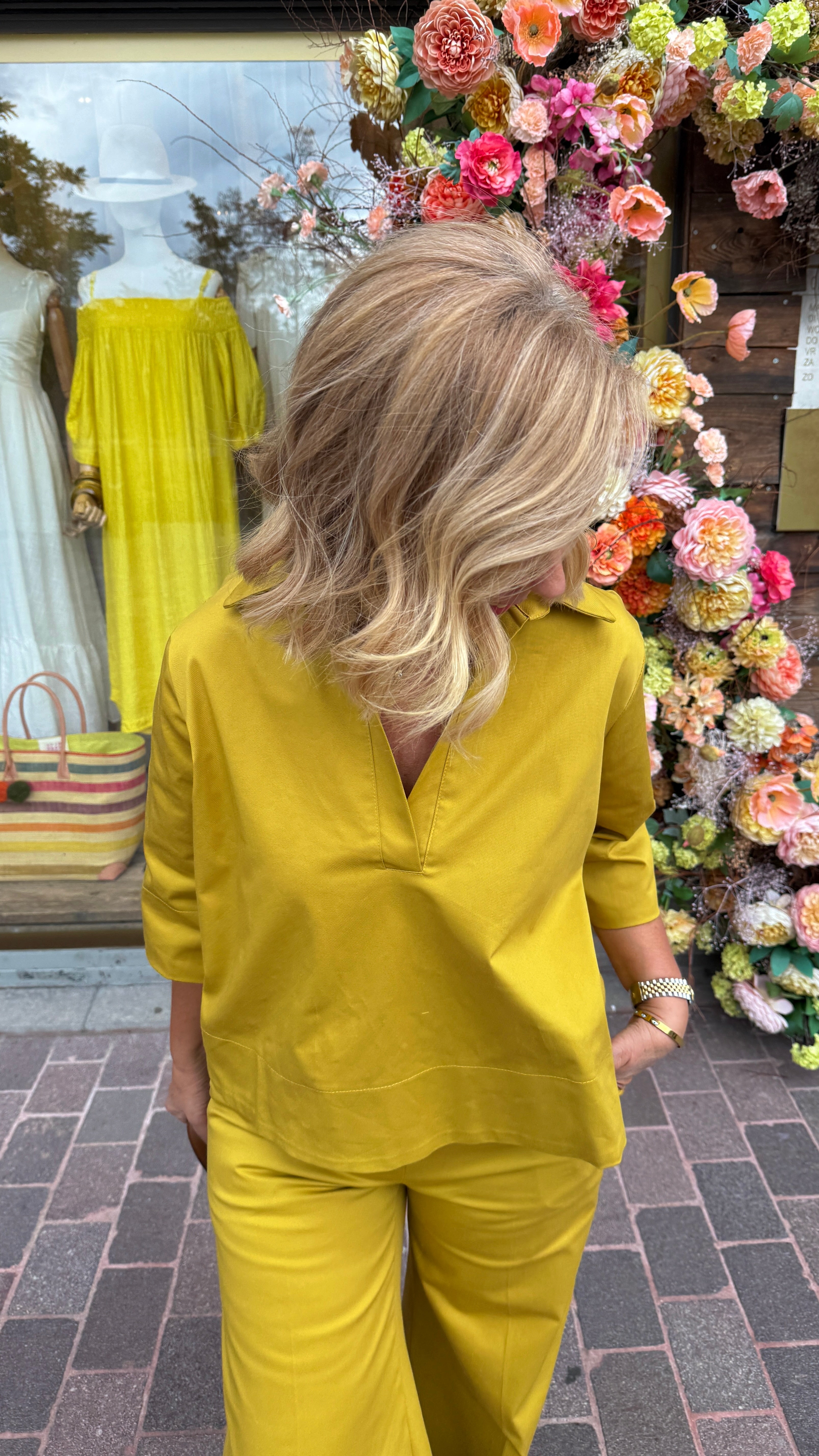 Blouse/ mosterdgeel/LAO/ BLACK ROSE