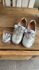 Afbeelding in Gallery-weergave laden, Half ballerina/ half sneaker/ ESTHÉE
