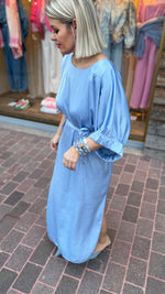 Afbeelding in Gallery-weergave laden, Satinlook jurk/ lichtblauw/ NORA
