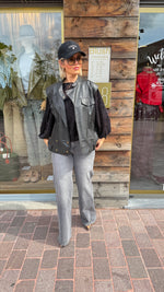 Afbeelding in Gallery-weergave laden, Gilet/ lederlook/ BO
