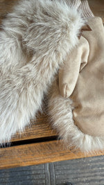 Afbeelding in Gallery-weergave laden, Wanten/ crème/FLUFFY
