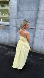 Afbeelding in Gallery-weergave laden, Strapless jurk/ geel/ NOOR
