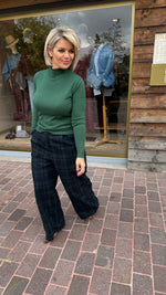 Afbeelding in Gallery-weergave laden, Truitje/ halfopstaande kraag/JULIE
