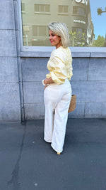 Afbeelding in Gallery-weergave laden, Blouse/ botergeel/ smok
