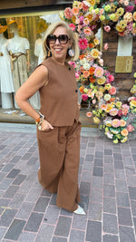 Afbeelding in Gallery-weergave laden, Gilet/camel/ NOOR
