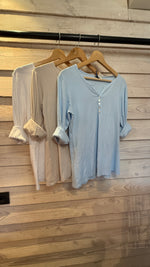 Afbeelding in Gallery-weergave laden, T-shirt Lange mouw/ knoop/ LIES
