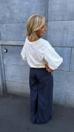 Afbeelding in Gallery-weergave laden, T-shirt/ ballonmouw / LOU
