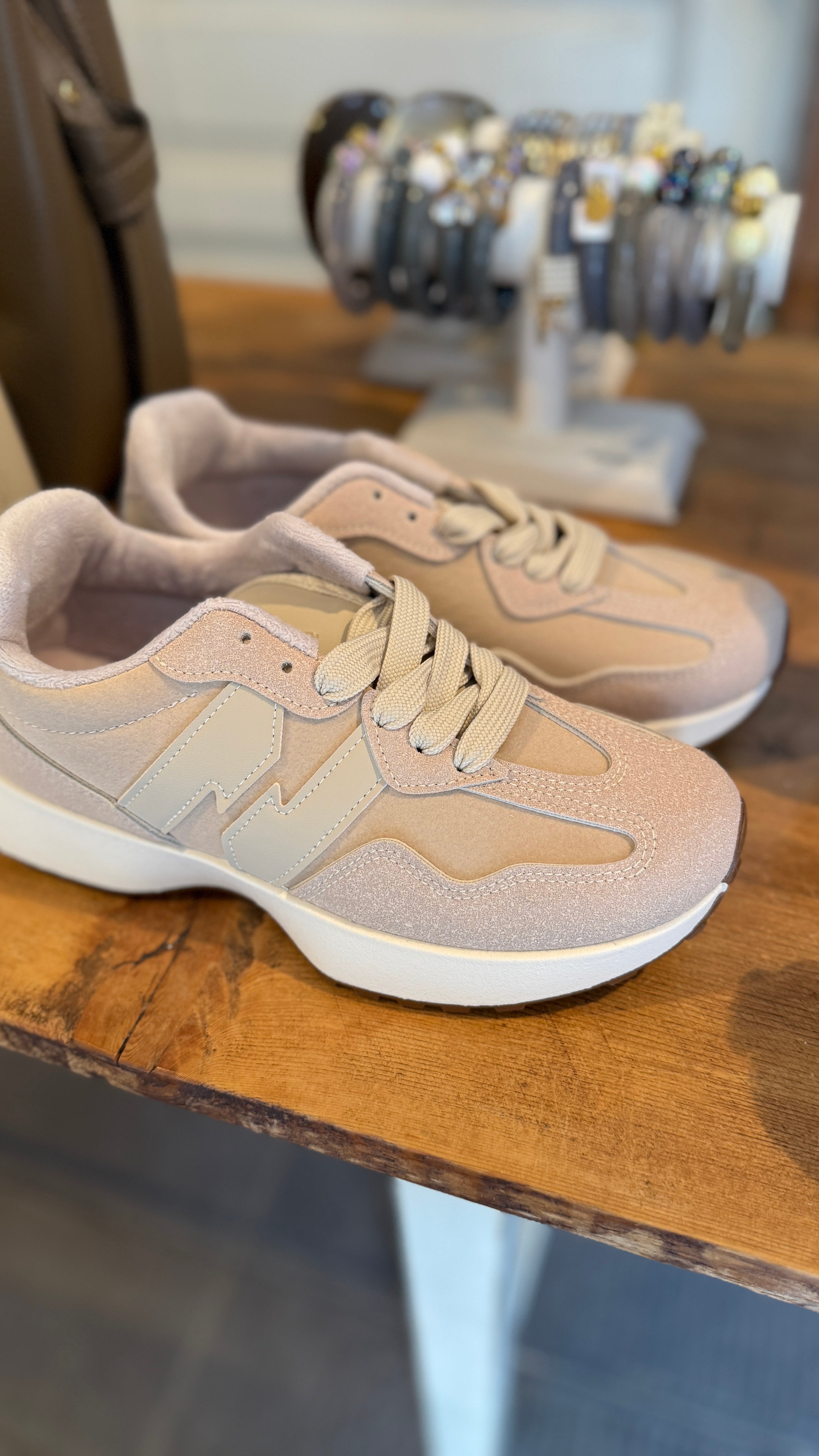 Sneaker/ beige