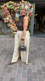 Afbeelding in Gallery-weergave laden, Top/ chocolade bruin/LAURI
