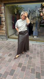 Afbeelding in Gallery-weergave laden, Vegan leather rok/BLACK ROSE
