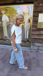 Afbeelding in Gallery-weergave laden, Witte top/ asymmetrisch/ ANN
