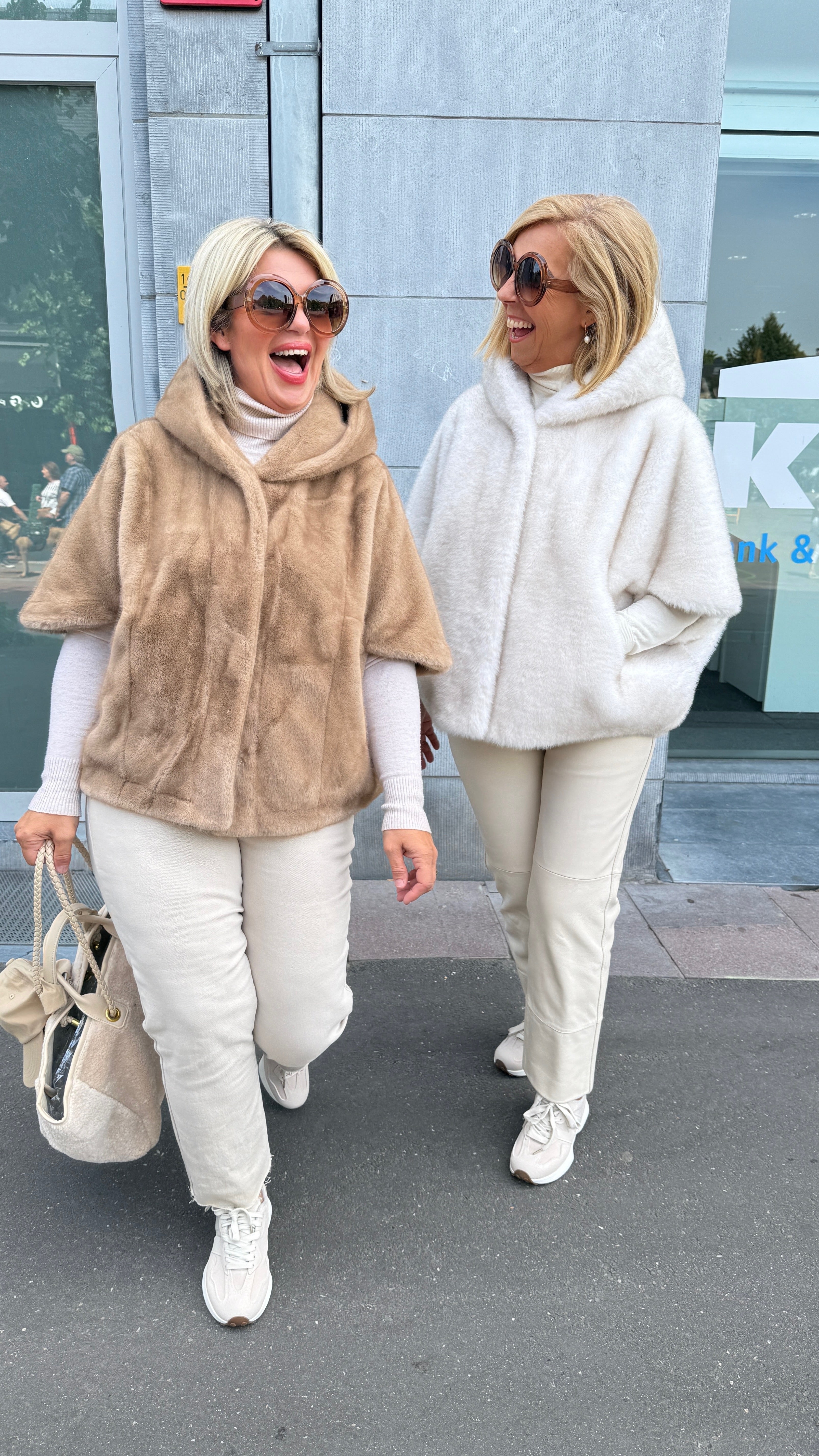 Vest fake fur/ taupe/ MEI-LI