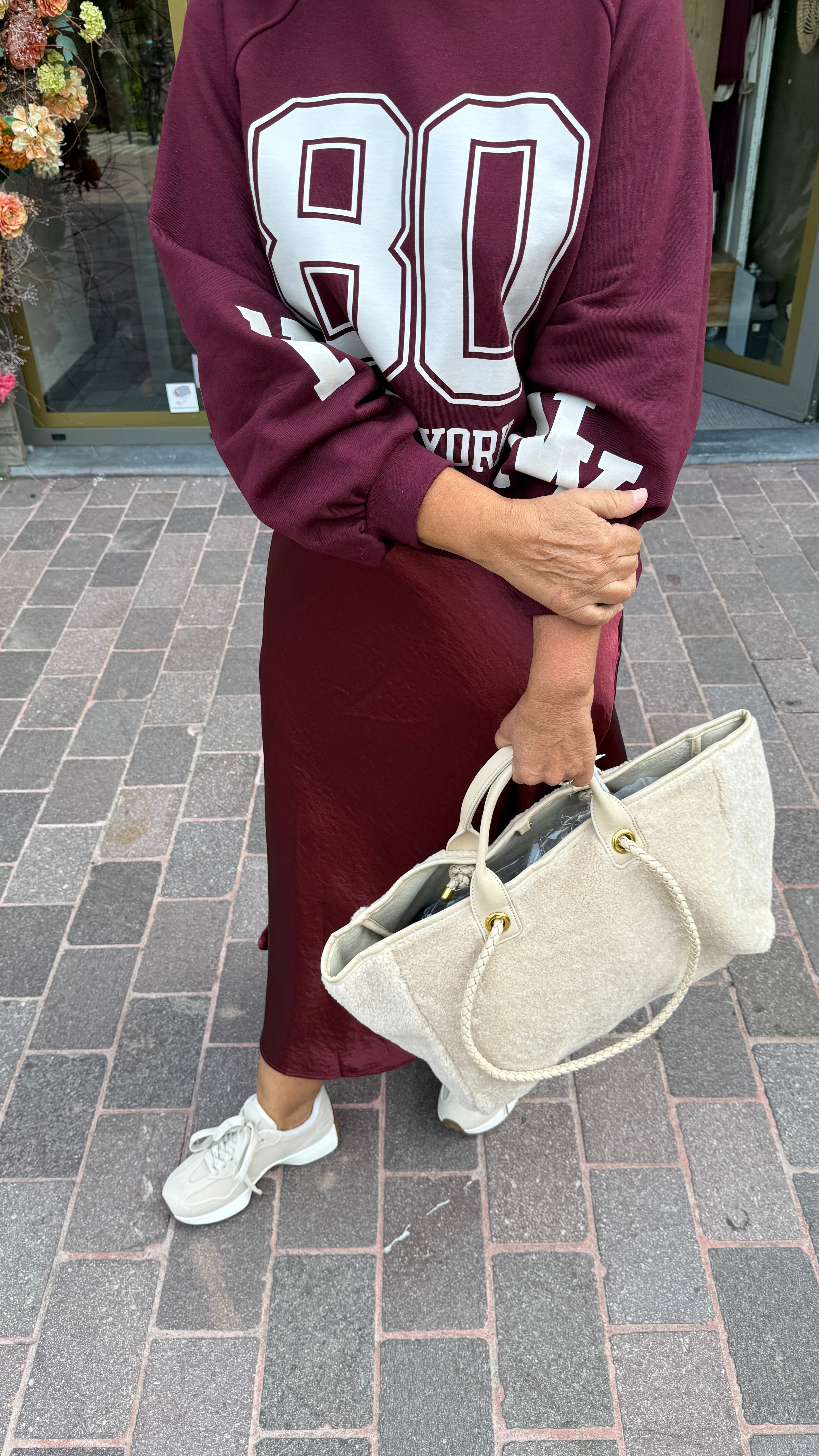 Sweater/ NEW YORK.