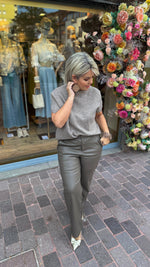 Afbeelding in Gallery-weergave laden, Lederlook broek/ brede pijp/ KRISJE
