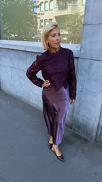Afbeelding in Gallery-weergave laden, Kanten blouse/ aubergine/ ELAISA
