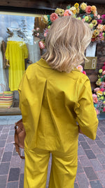 Afbeelding in Gallery-weergave laden, Blouse/ mosterdgeel/LAO/ BLACK ROSE
