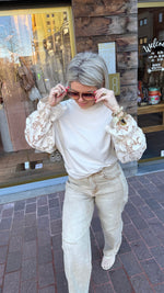 Afbeelding in Gallery-weergave laden, Trui broderie/ ROMÉE
