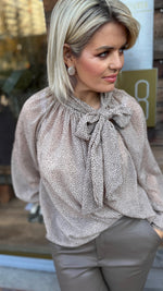 Afbeelding in Gallery-weergave laden, Hemd/ strik/ JUNE
