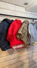 Afbeelding in Gallery-weergave laden, Bodywarmer/ LAURÈL
