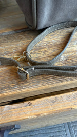 Afbeelding in Gallery-weergave laden, Tas suède/ taupe/ANNIE
