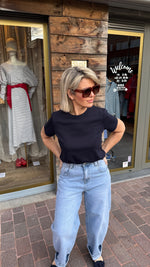 Afbeelding in Gallery-weergave laden, T-shirt/ NINA
