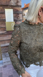 Afbeelding in Gallery-weergave laden, Kanten blouse/groen/ ELAISA
