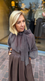 Afbeelding in Gallery-weergave laden, Hemd/ polkadot klein/ strik/ BILLIE
