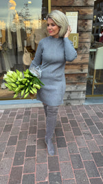 Afbeelding in Gallery-weergave laden, Knit dress/ silver/midi/NEVER FULLY DRESSED
