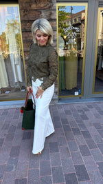 Afbeelding in Gallery-weergave laden, Kanten blouse/groen/ ELAISA
