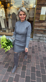 Afbeelding in Gallery-weergave laden, Knit dress/ silver/midi/NEVER FULLY DRESSED
