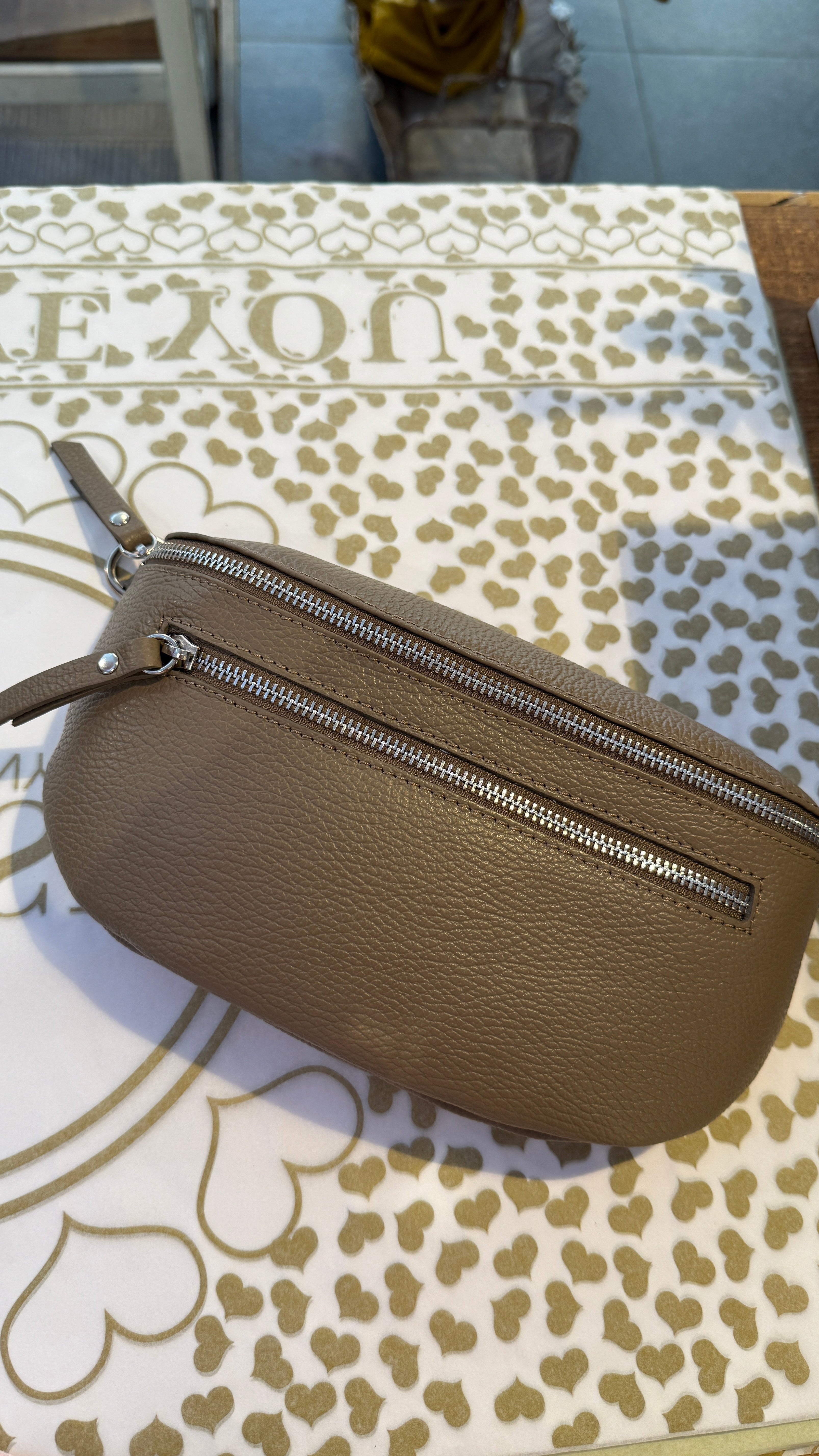 Crossbody/ LAURA