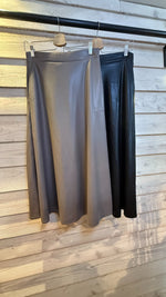 Afbeelding in Gallery-weergave laden, Rok/lederlook/MADDIE
