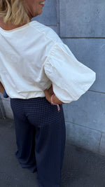 Afbeelding in Gallery-weergave laden, T-shirt/ ballonmouw / LOU

